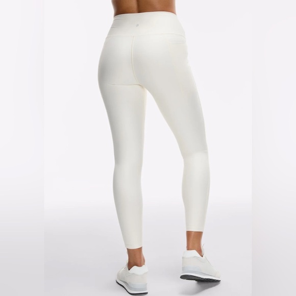 NWT Women's Cream Leggings peloton shimmer size medium WITH POCKETS high rise - Picture 2 of 5